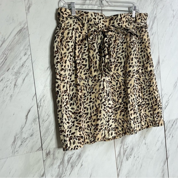 LIKE NEW Bay Studio Leopard Tie Bow Belt Pleat Pocket Mini Skirt SZ 16 - Picture 2 of 6